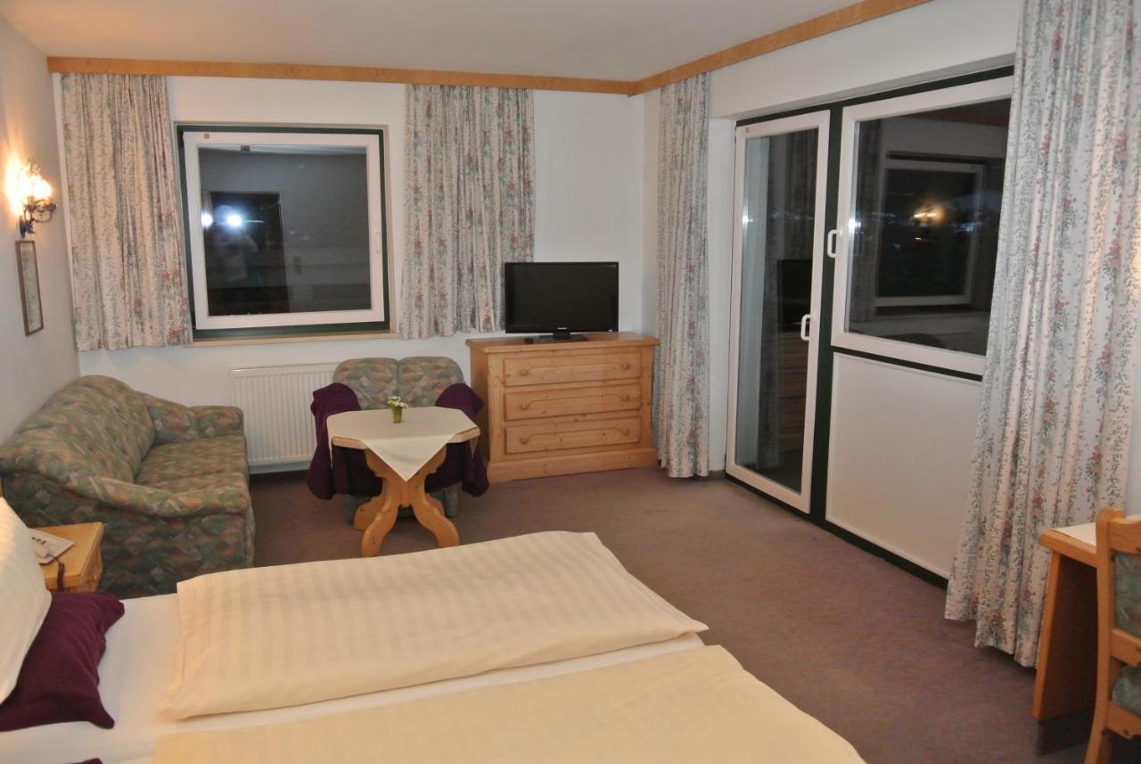 Hotel Gruberhof Innsbruck Igls B&B Rum bild